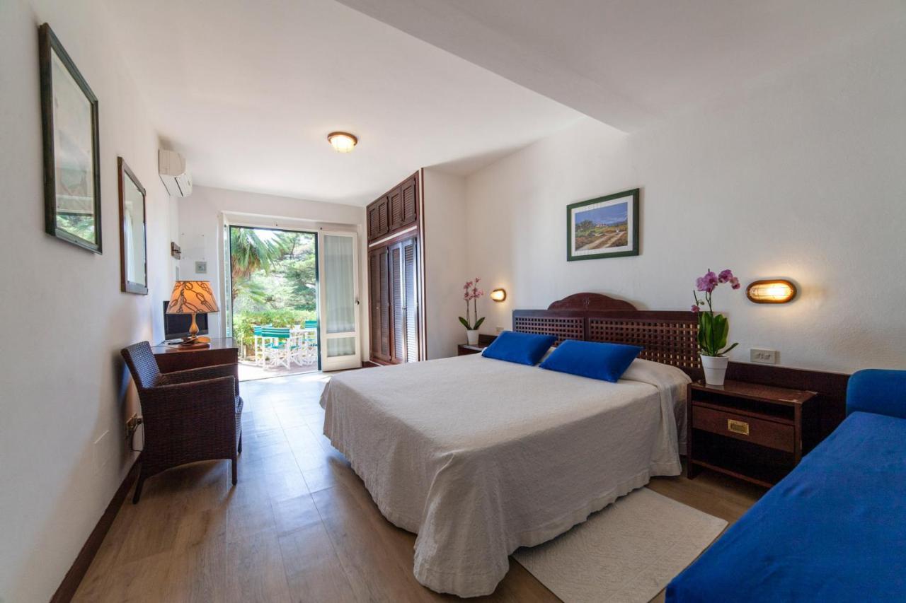 Hotel Antares Capoliveri  Exterior photo