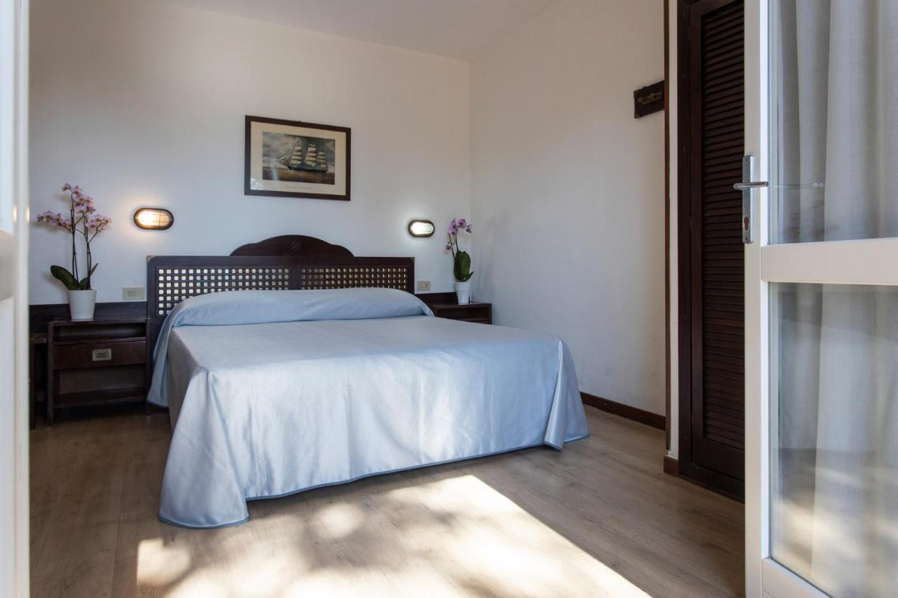 Hotel Antares Capoliveri  Exterior photo